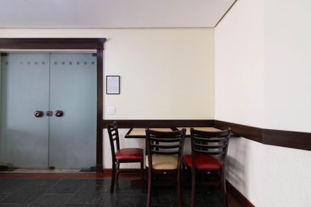 Apartamento à venda com 77m², 3 quartos e 1 vaga Apartamento à venda com 77m², 3 quartos e 1 vagaÁrea comum - Salão de festas