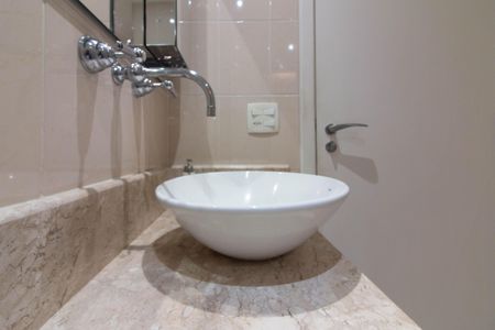 Apartamento à venda com 77m², 3 quartos e 1 vaga Apartamento à venda com 77m², 3 quartos e 1 vagaBanheiro