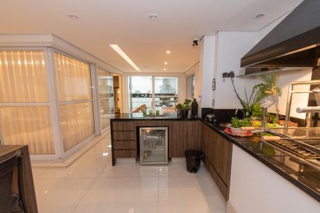 Apartamento à venda com 245m², 3 quartos e 5 vagasVaranda