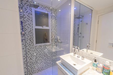 Apartamento à venda com 245m², 3 quartos e 5 vagasBanheiro 2 da suíte 1