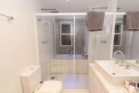 Apartamento à venda com 245m², 3 quartos e 5 vagasBanheiro da suíte 1