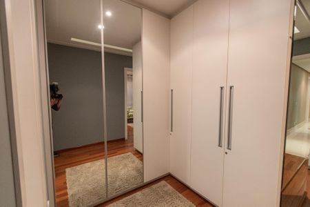 Apartamento à venda com 245m², 3 quartos e 5 vagasBanheiro da suíte 1