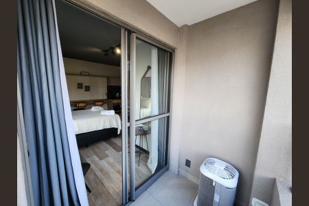 Studio à venda com 30m², 1 quarto e sem vaga Studio à venda com 30m², 1 quarto e sem vagaVaranda