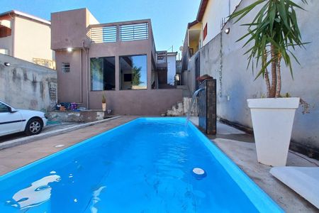 Casa à venda com 300m², 2 quartos e 3 vagasÁrea comum - Piscina