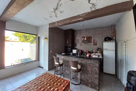 Casa à venda com 300m², 2 quartos e 3 vagasÁrea comum - Churrasqueira