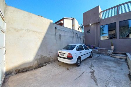 Casa à venda com 300m², 2 quartos e 3 vagasGaragem
