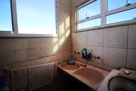 Casa à venda com 100m², 3 quartos e sem vagaÁrea de Serviço