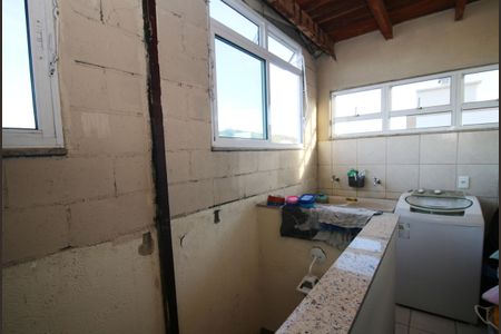 Casa à venda com 100m², 3 quartos e sem vagaÁrea de Serviço