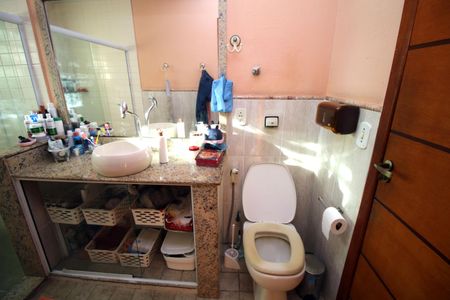 Casa à venda com 100m², 3 quartos e sem vagaBanheiro da Suíte