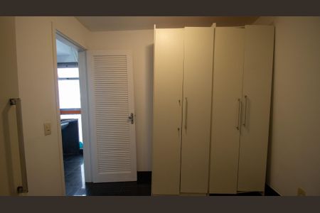 Apartamento à venda com 120m², 4 quartos e 2 vagasQuarto de Serviço