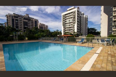 Apartamento à venda com 120m², 4 quartos e 2 vagasÁrea Comum - Piscina
