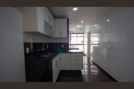 Apartamento à venda com 120m², 4 quartos e 2 vagasCozinha e Área de Serviço