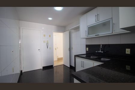 Apartamento à venda com 120m², 4 quartos e 2 vagasCozinha e Área de Serviço