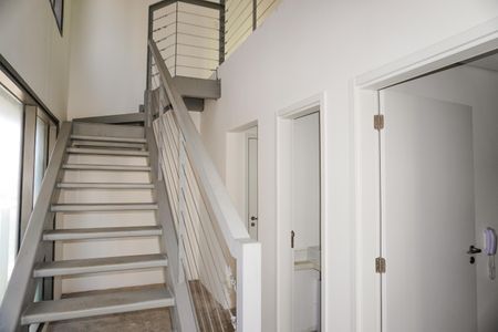 Apartamento à venda com 347m², 3 quartos e 4 vagas Apartamento à venda com 347m², 3 quartos e 4 vagasEscada