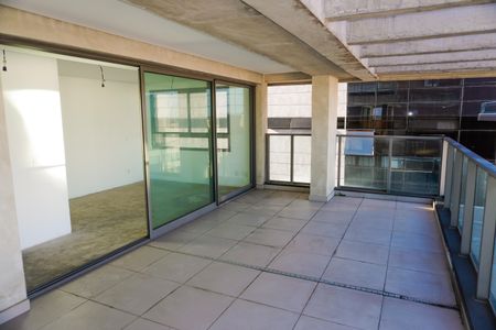 Apartamento à venda com 347m², 3 quartos e 4 vagas Apartamento à venda com 347m², 3 quartos e 4 vagasVaranda da Suíte 3