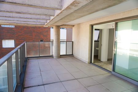 Apartamento à venda com 347m², 3 quartos e 4 vagas Apartamento à venda com 347m², 3 quartos e 4 vagasVaranda da Suíte 3