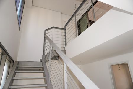 Apartamento à venda com 347m², 3 quartos e 4 vagas Apartamento à venda com 347m², 3 quartos e 4 vagasEscada para Cobertura