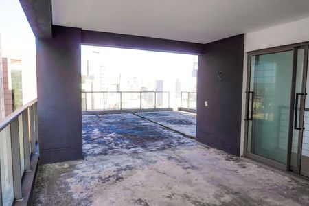 Apartamento à venda com 347m², 3 quartos e 4 vagas Apartamento à venda com 347m², 3 quartos e 4 vagasCobertura
