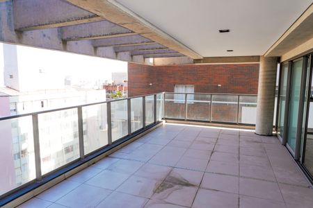 Apartamento à venda com 347m², 3 quartos e 4 vagas Apartamento à venda com 347m², 3 quartos e 4 vagasVaranda