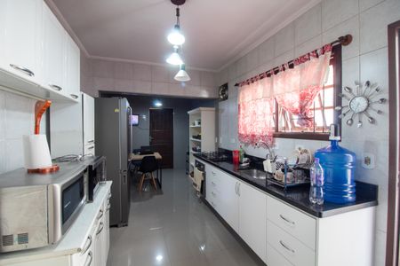 Casa à venda com 225m², 3 quartos e 3 vagasCozinha