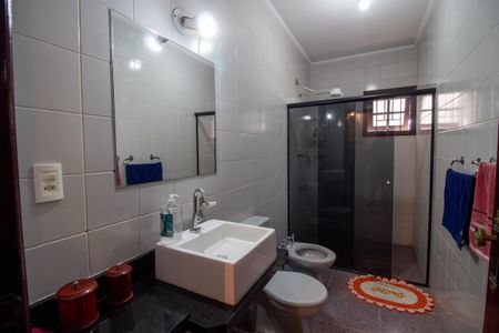 Casa à venda com 225m², 3 quartos e 3 vagasBanheiro 1