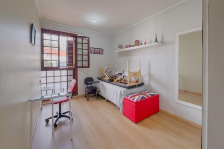 Casa à venda com 250m², 3 quartos e 2 vagas Casa à venda com 250m², 3 quartos e 2 vagasQuarto 1