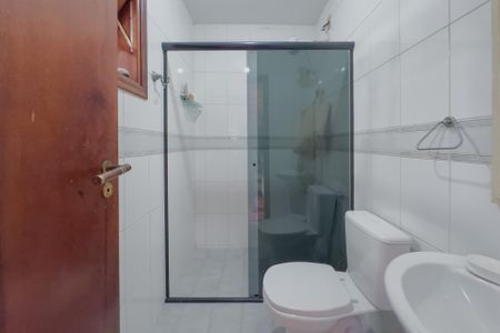 Casa à venda com 250m², 3 quartos e 2 vagas Casa à venda com 250m², 3 quartos e 2 vagasBanheiro de Serviço