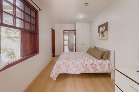 Casa à venda com 250m², 3 quartos e 2 vagas Casa à venda com 250m², 3 quartos e 2 vagasSuíte