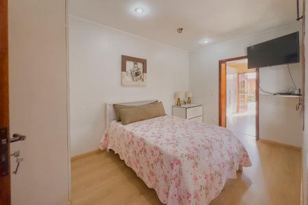Casa à venda com 250m², 3 quartos e 2 vagas Casa à venda com 250m², 3 quartos e 2 vagasSuíte