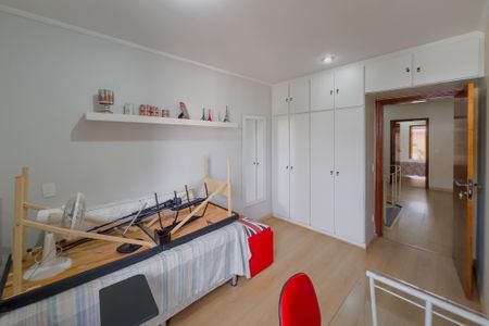Casa à venda com 250m², 3 quartos e 2 vagas Casa à venda com 250m², 3 quartos e 2 vagasQuarto 1