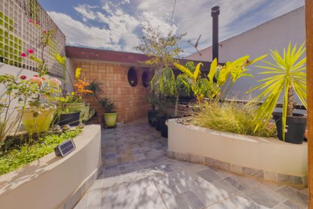 Casa à venda com 250m², 3 quartos e 2 vagas Casa à venda com 250m², 3 quartos e 2 vagasVaranda da Suíte