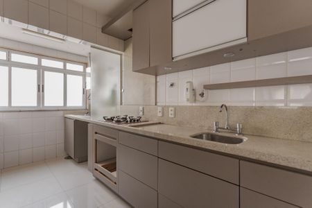 Apartamento à venda com 95m², 3 quartos e 1 vaga Apartamento à venda com 95m², 3 quartos e 1 vagaCozinha e Área de Serviço
