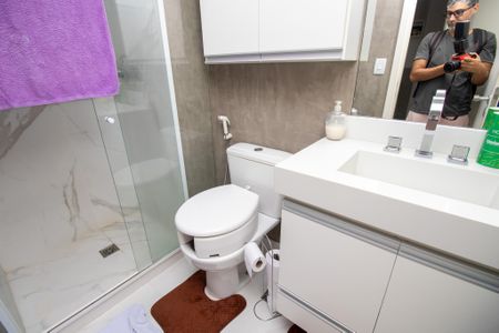 Apartamento à venda com 82m², 2 quartos e 1 vaga Apartamento à venda com 82m², 2 quartos e 1 vagaBanheiro Suite