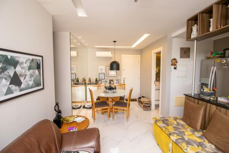 Apartamento à venda com 82m², 2 quartos e 1 vaga Apartamento à venda com 82m², 2 quartos e 1 vagaSala