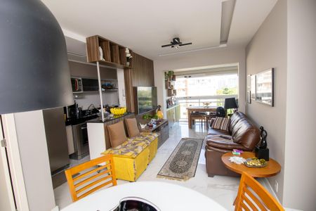 Apartamento à venda com 82m², 2 quartos e 1 vaga Apartamento à venda com 82m², 2 quartos e 1 vagaSala