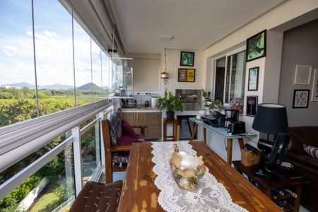 Apartamento à venda com 82m², 2 quartos e 1 vaga Apartamento à venda com 82m², 2 quartos e 1 vagaVaranda