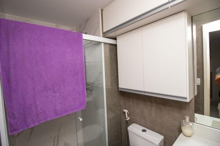 Apartamento à venda com 82m², 2 quartos e 1 vaga Apartamento à venda com 82m², 2 quartos e 1 vagaBanheiro Suite