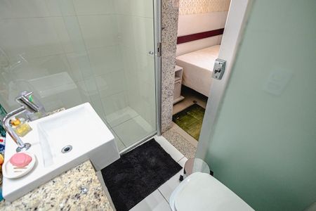 Apartamento à venda com 79m², 3 quartos e 2 vagasBanheiro - Quarto 1