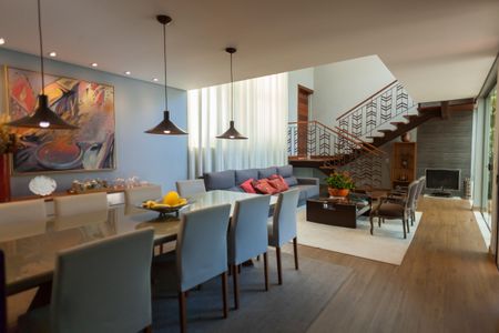 Casa de condomínio à venda com 390m², 5 quartos e 4 vagas Casa de condomínio à venda com 390m², 5 quartos e 4 vagassala 3