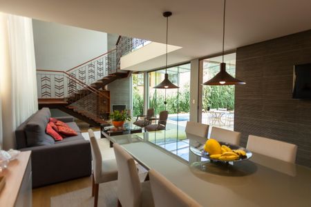 Casa de condomínio à venda com 390m², 5 quartos e 4 vagas Casa de condomínio à venda com 390m², 5 quartos e 4 vagassala 3