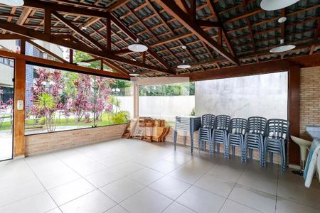 Apartamento à venda com 130m², 3 quartos e 3 vagas Apartamento à venda com 130m², 3 quartos e 3 vagasÁrea comum - Churrasqueira