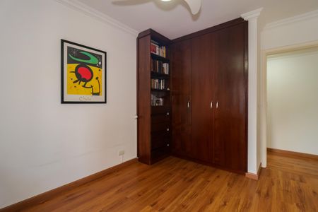 Apartamento à venda com 130m², 3 quartos e 3 vagas Apartamento à venda com 130m², 3 quartos e 3 vagasQuarto 2
