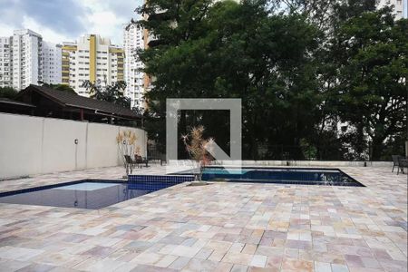 Apartamento à venda com 130m², 3 quartos e 3 vagas Apartamento à venda com 130m², 3 quartos e 3 vagasÁrea comum - Piscina