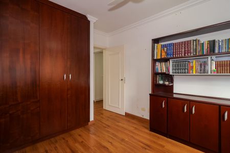Apartamento à venda com 130m², 3 quartos e 3 vagas Apartamento à venda com 130m², 3 quartos e 3 vagasQuarto 2