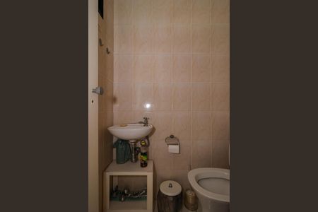 Apartamento à venda com 130m², 3 quartos e 3 vagas Apartamento à venda com 130m², 3 quartos e 3 vagasBanheiro de Serviço