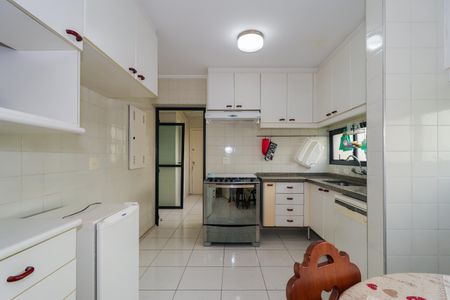 Apartamento à venda com 130m², 3 quartos e 3 vagas Apartamento à venda com 130m², 3 quartos e 3 vagasCozinha