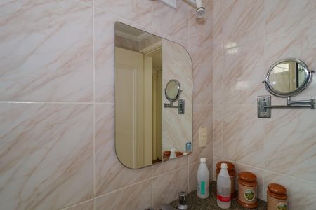 Apartamento à venda com 130m², 3 quartos e 3 vagas Apartamento à venda com 130m², 3 quartos e 3 vagasBanheiro