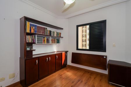 Apartamento à venda com 130m², 3 quartos e 3 vagas Apartamento à venda com 130m², 3 quartos e 3 vagasQuarto 2