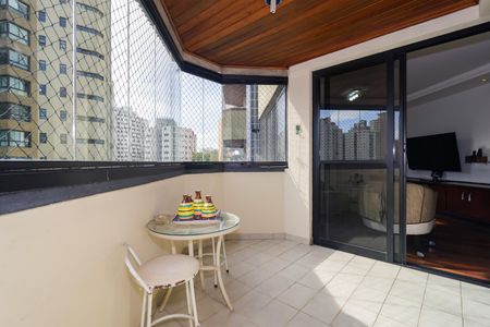 Apartamento à venda com 130m², 3 quartos e 3 vagas Apartamento à venda com 130m², 3 quartos e 3 vagasVaranda da Sala