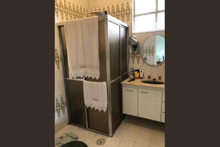 Casa à venda com 153m², 3 quartos e 2 vagasBanheiro 